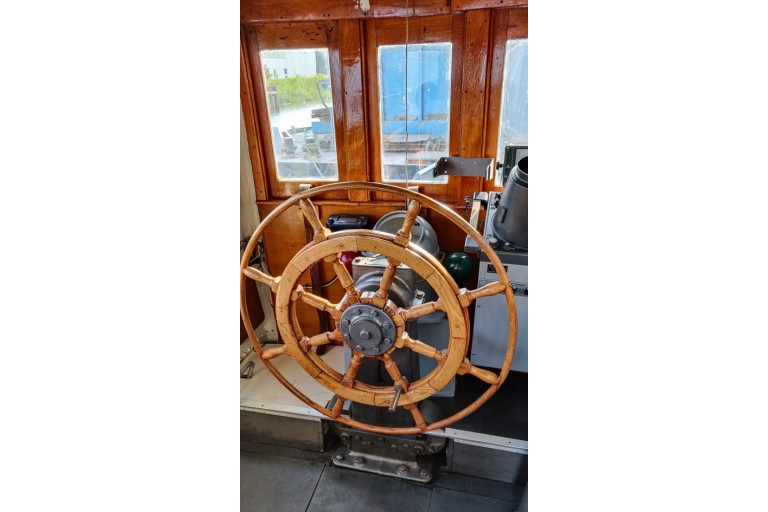 ex-Inspection vessel with TRIWV