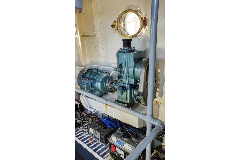 ex-Inspection vessel with TRIWV