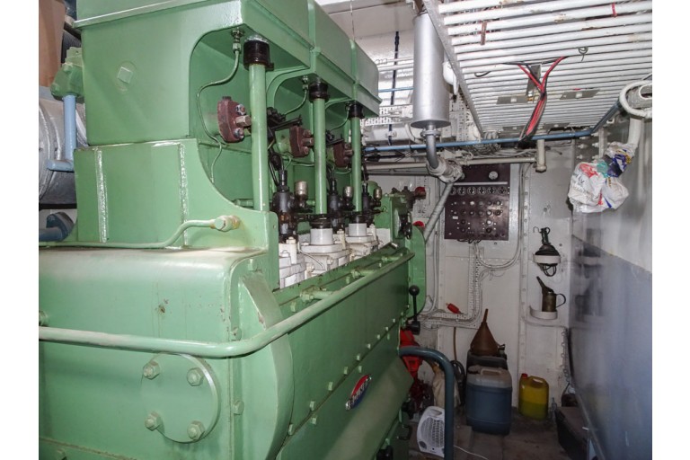 ex-Inspection vessel with TRIWV